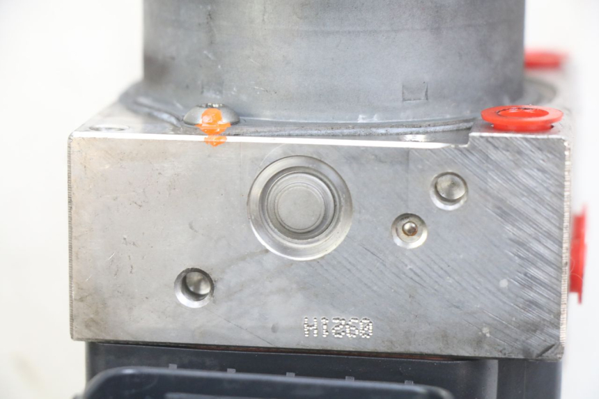 photo de BOMBA ABS YAMAHA X-MAX XMAX 125 (2010 - 2013) - Zoom do estado de desgaste