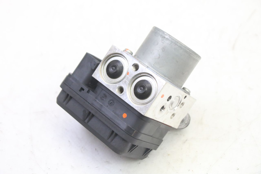 photo de BOMBA ABS YAMAHA XMAX X-MAX 125 (2021 - 2025) - Pontos de fixação
