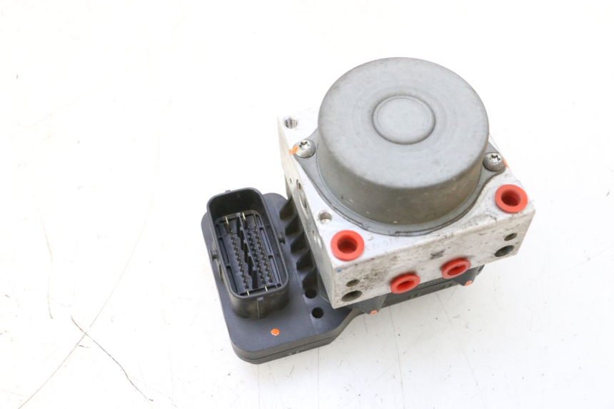 photo de BOMBA ABS YAMAHA X-MAX XMAX 125 (2010 - 2013) - Zoom do estado de desgaste