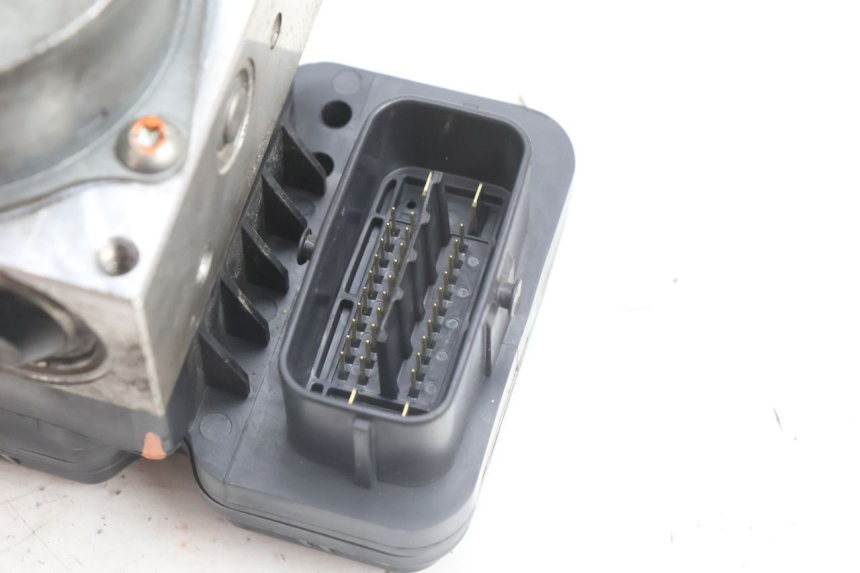 photo de BOMBA ABS YAMAHA X-MAX XMAX 125 (2010 - 2013) - Ampliação técnica