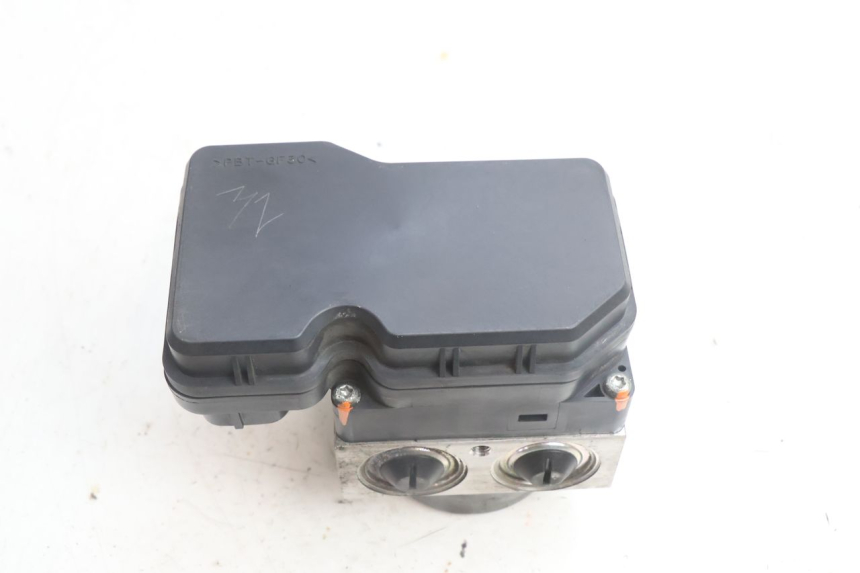 photo de BOMBA ABS YAMAHA X-MAX XMAX 125 (2010 - 2013) - Marcações e referências
