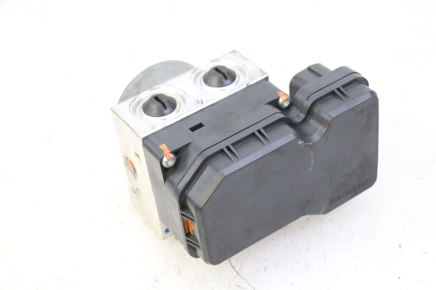 photo de BOMBA ABS YAMAHA XJ6 ABS 600 (2008 - 2016) - Pontos de fixação
