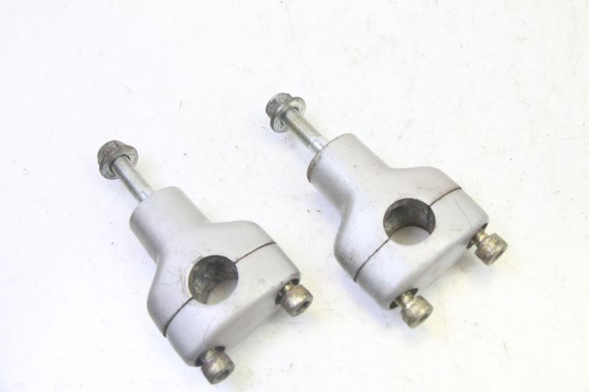 photo de SUPORTE DE GUIDÃO HYOSUNG GV AQUILA 125 (2000 - 2009) - Detalhe da peça