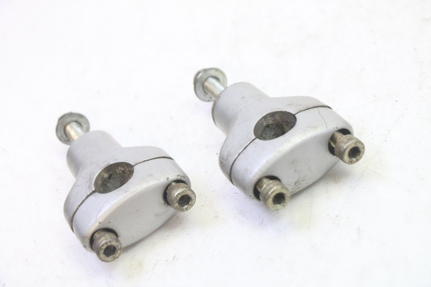 photo de SUPORTE DE GUIDÃO HYOSUNG GV AQUILA 125 (2000 - 2009) - Zoom do estado de desgaste