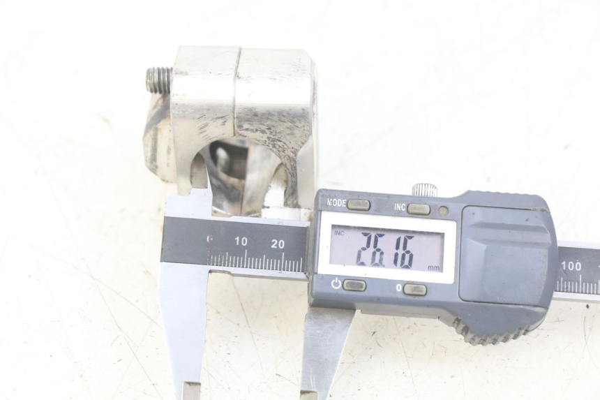 photo de SUPORTE DE GUIDÃO HONDA CR 80 (2001 - 2003) - Outro ângulo de visão