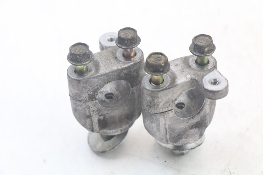 photo de SUPORTE DE GUIDÃO HONDA FJS SILVERWING SILVER WING 600 (2001 - 2010) - Zoom do estado de desgaste