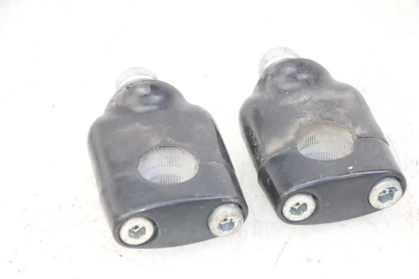 photo de SUPORTE DE GUIDÃO HONDA FORZA ABS 300 (2013 - 2017) - Outro ângulo de visão