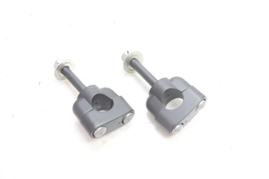 photo de SUPORTE DE GUIDÃO YAMAHA FZ8 800 (2010 - 2016) - Detalhe da peça