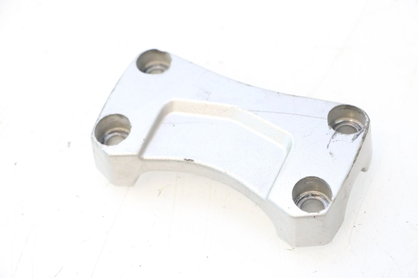 photo de SUPORTE DE GUIDÃO SUZUKI GSR 600 (2005 - 2012) - Zoom do estado de desgaste