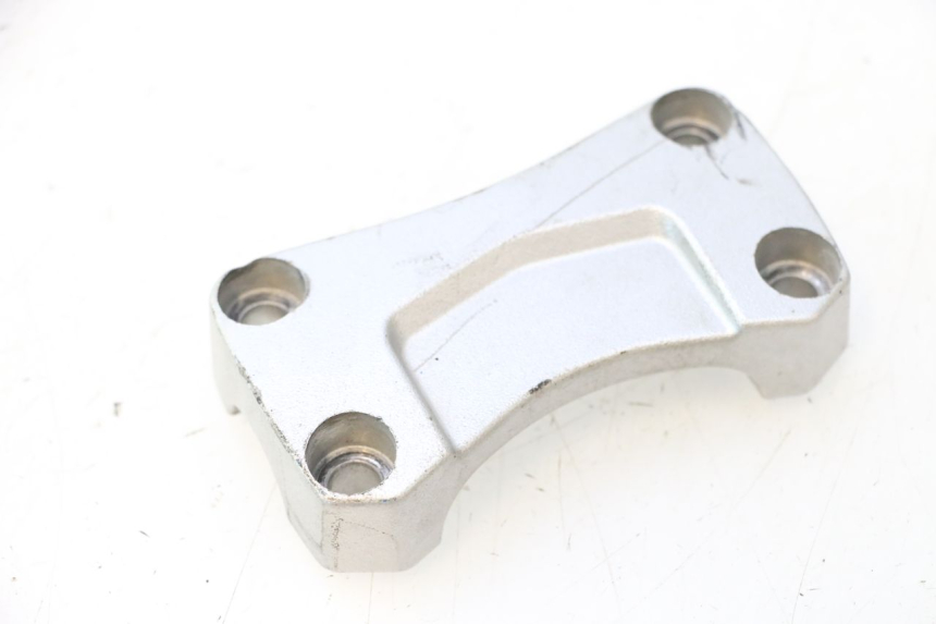 photo de SUPORTE DE GUIDÃO SUZUKI GSR 600 (2005 - 2012) - Outro ângulo de visão