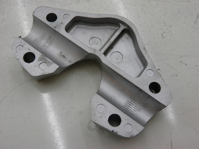 photo de SUPORTE DE GUIDÃO KYMCO QUANNON NAKED 125 (2010) - Zoom do estado de desgaste