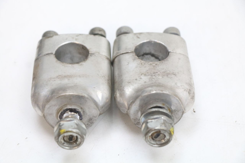 photo de SUPORTE DE GUIDÃO HONDA PCX (JF47) 125 (2012 - 2013) - Zoom do estado de desgaste