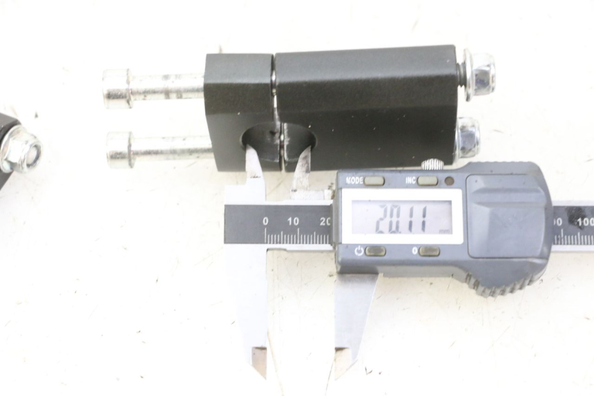 photo de SUPORTE DE GUIDÃO APOLLO RFZ 125 - Detalhe da peça