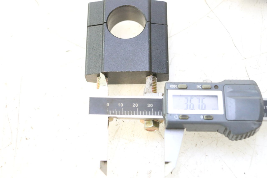 photo de SUPORTE DE GUIDÃO APOLLO RFZ 150 - Detalhe da peça