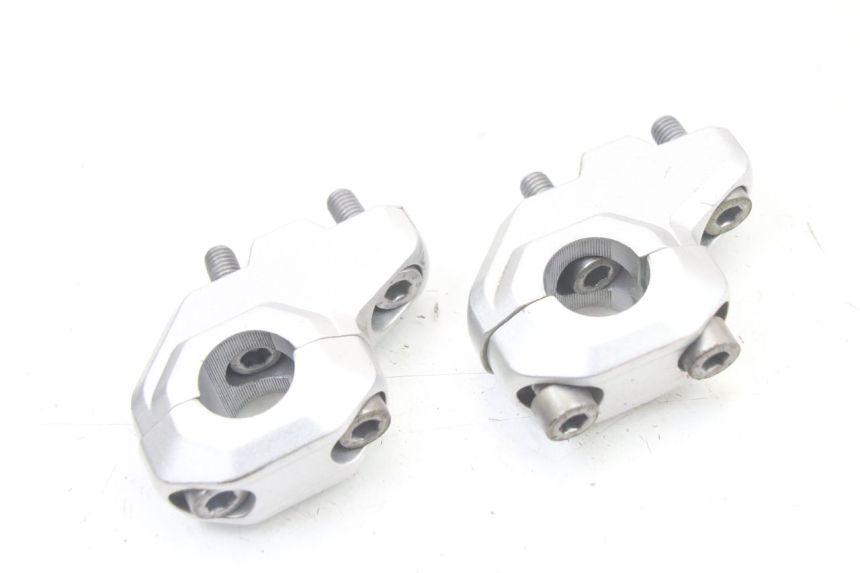 photo de SUPORTE DE GUIDÃO SUZUKI GSF S BANDIT 600 (2000 - 2004) - Zoom do estado de desgaste