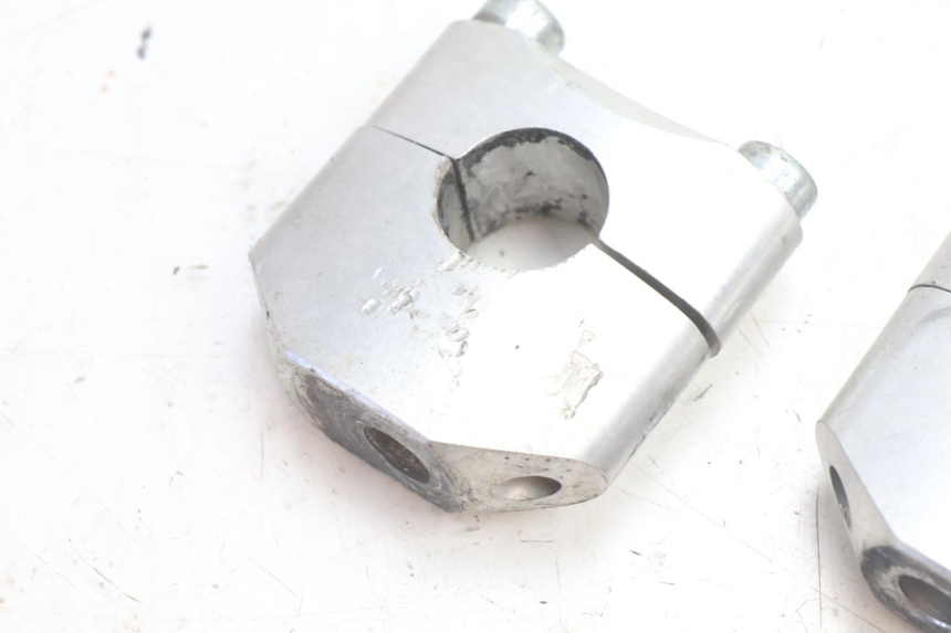 photo de ELEVAÇÃO DE GUIDÃO HUSABERG TE 250 (2011 - 2014) - Detalhe da peça