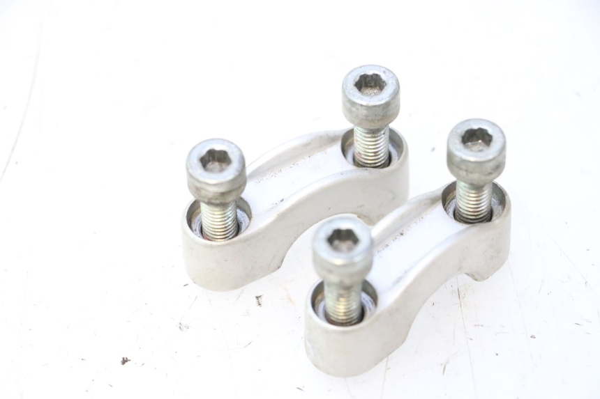 photo de SUPORTE DE GUIDÃO PEUGEOT TKR TREKKER FURIOUS 50 (2005 - 2014) - Zoom do estado de desgaste