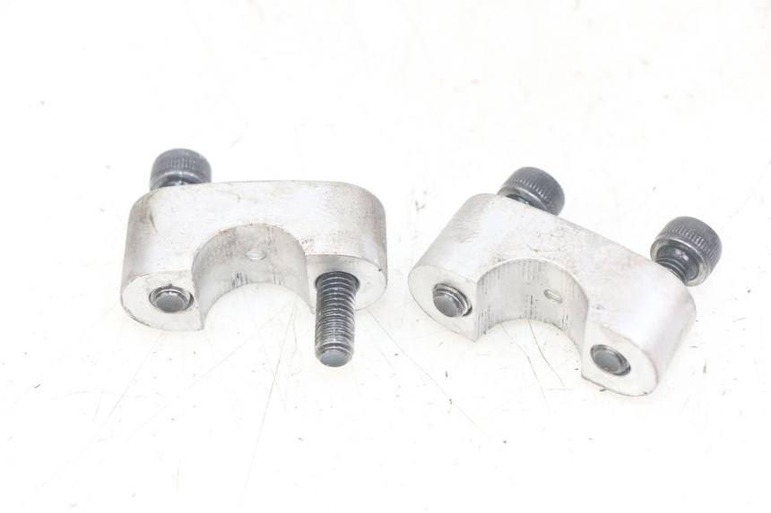 photo de SUPORTE DE GUIDÃO YAMAHA X-MAX XMAX 125 (2010 - 2013) - Zoom do estado de desgaste