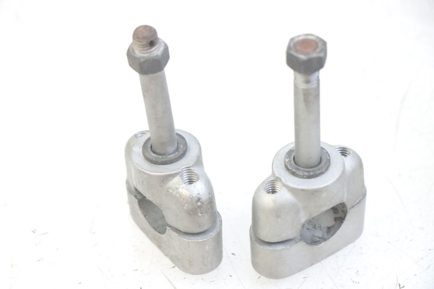 photo de SUPORTE DE GUIDÃO YAMAHA XJN DIVERSION 600 (2000 - 2003) - Zoom do estado de desgaste
