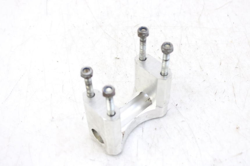 photo de SUPORTE DE GUIDÃO ZHEJIANG XMOTOS XB-81 50 - Outro ângulo de visão