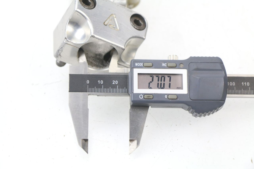 photo de SUPORTE DE GUIDÃO YAMAHA YZ 125 (1998 - 2005) - Detalhe da peça