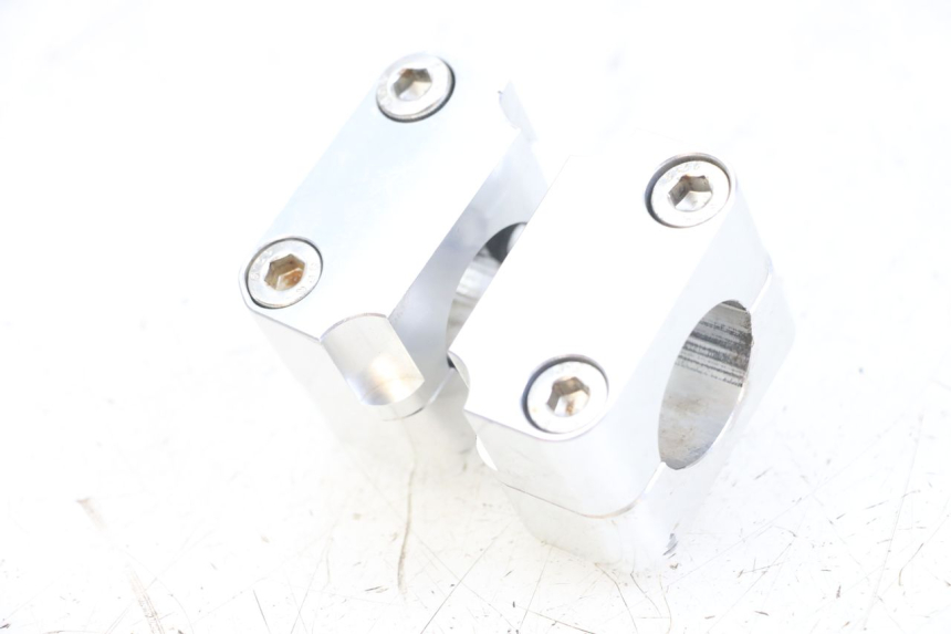 photo de SUPORTE DE GUIDÃO YAMAHA YZ 85 (2002 - 2018) - Detalhe da peça