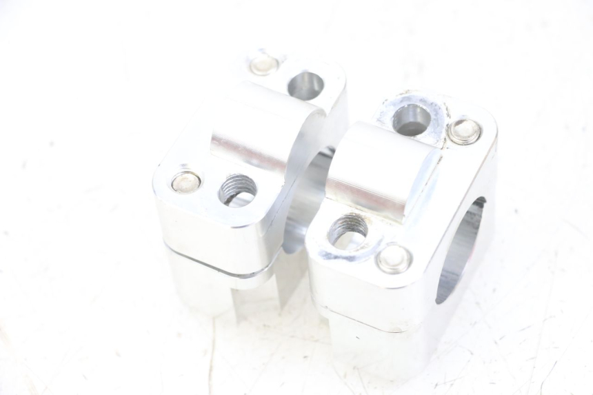 photo de SUPORTE DE GUIDÃO YAMAHA YZ 85 (2002 - 2018) - Outro ângulo de visão