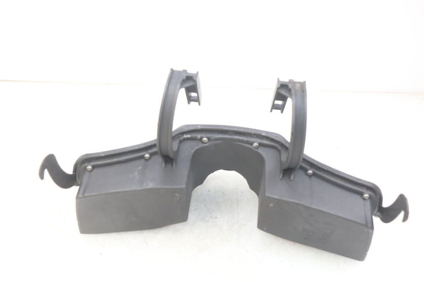 photo de SUPORTE DA CAIXA DE LUVA APRILIA ATLANTIC 125 (2003 - 2009) - Outro ângulo de visão