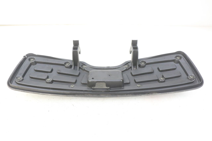 photo de SUPORTE DA CAIXA DE LUVAS SUZUKI BURGMAN 125 (2007 - 2014) - Detalhe da peça