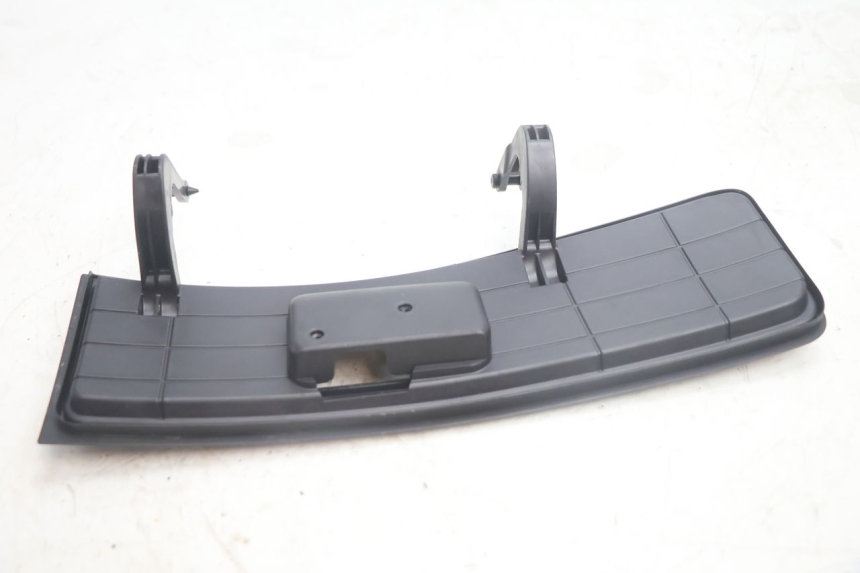 photo de SUPORTE PARA PORTA-LUVA SUZUKI BURGMAN EXECUTIVE ABS 650 (2006 - 2012) - Vista geral