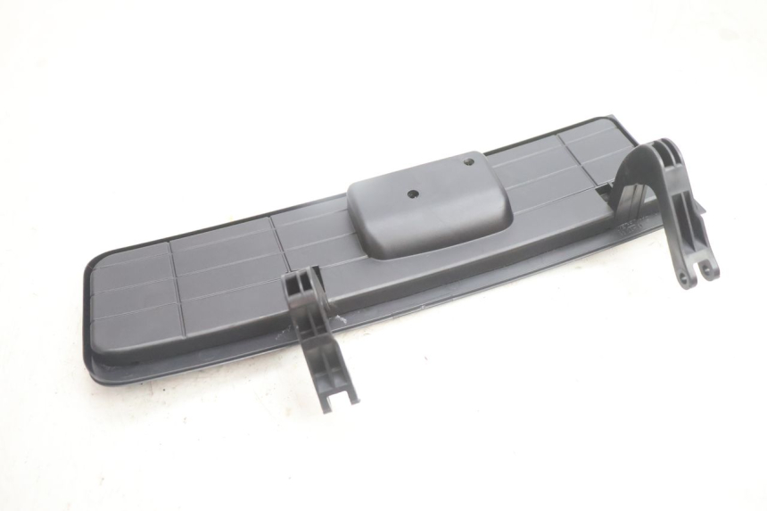 photo de SUPORTE PARA PORTA-LUVA SUZUKI BURGMAN EXECUTIVE ABS 650 (2006 - 2012) - Outro ângulo de visão