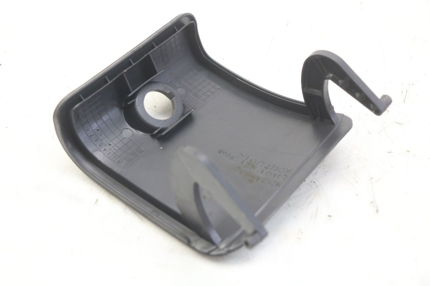 photo de SUPORTE DA CAIXA DE LUVAS HONDA FES PANTHEON 2T 125 (1998 - 2002) - Detalhe da peça