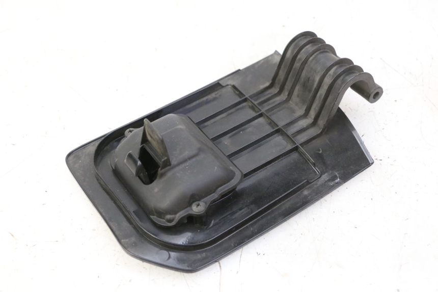photo de SUPORTE DA CAIXA DE LUVAS HONDA FES S-WING SWING ABS 125 (2007 - 2015) - Outro ângulo de visão