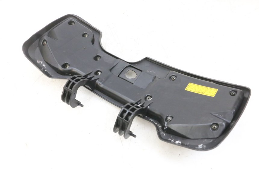 photo de SUPORTE DA CAIXA DE LUVAS SYM GTS EVO 125 (2009 - 2013) - Zoom do estado de desgaste