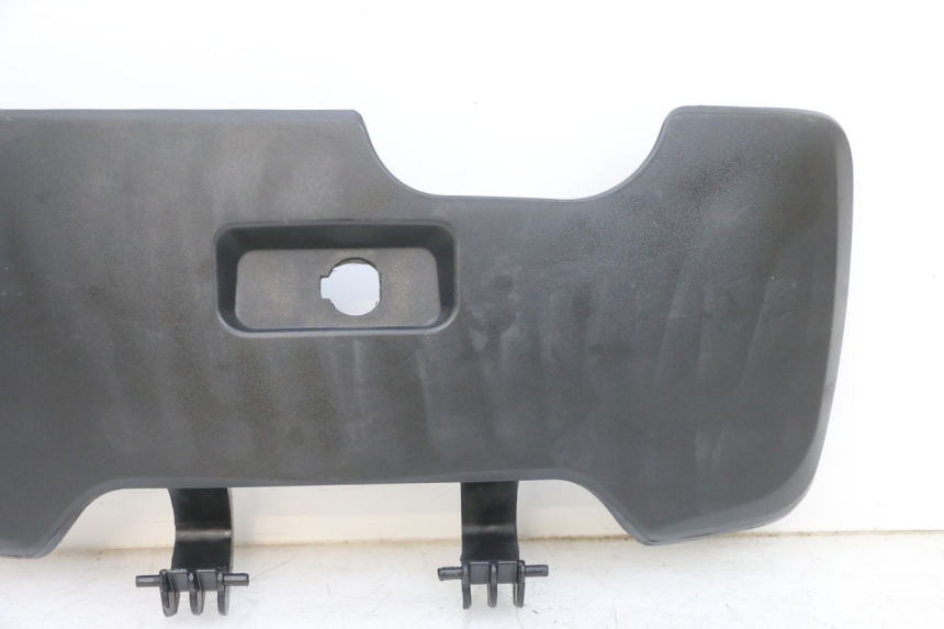 photo de SUPORTE DA CAIXA DE LUVAS SYM GTS EVO 125 (2009 - 2013) - Pontos de fixação