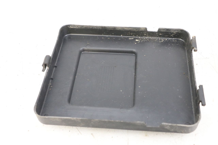 photo de SUPORTE DA CAIXA DE LUVAS HYTRACK HY S 4X4 410 (2013 - 2016) - Detalhe da peça