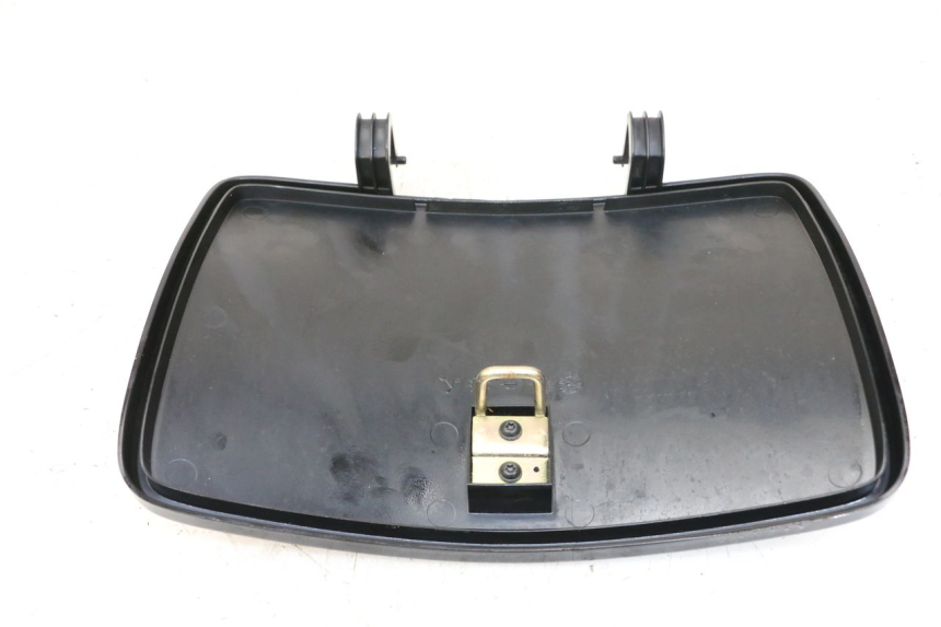 photo de SUPORTE DA CAIXA DE LUVA KYMCO PEOPLE S 125 (2000 - 2008) - Zoom do estado de desgaste