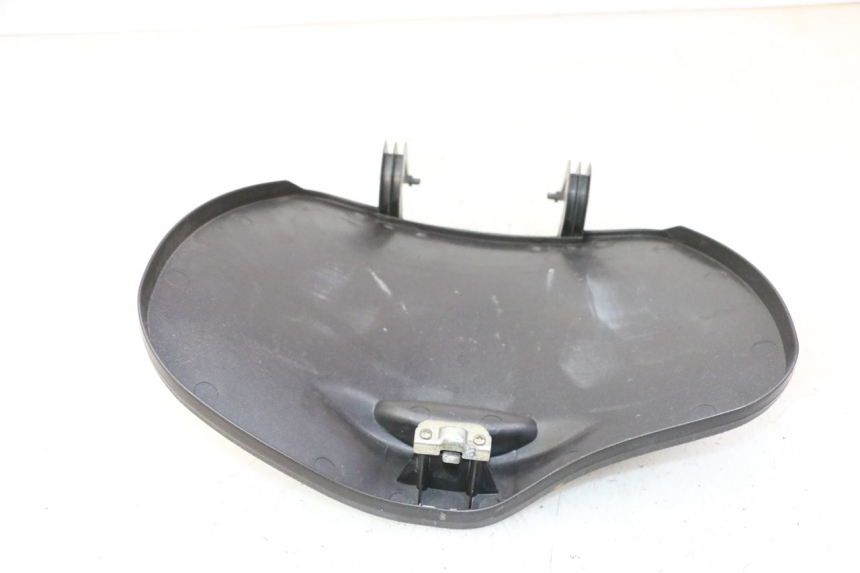 photo de SUPORTE DA CAIXA DE LUVAS PIAGGIO LIBERTY 4T 50 (2009 - 2015) - Zoom do estado de desgaste