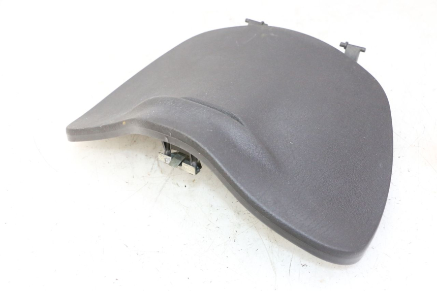 photo de SUPORTE DA CAIXA DE LUVAS PIAGGIO LIBERTY 4T 50 (2009 - 2015) - Pontos de fixação