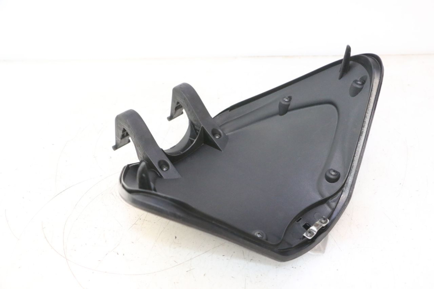 photo de SUPORTE PARA PORTA-LUVA PIAGGIO LIBERTY IGET 4T 50 (2015 - 2020) - Outro ângulo de visão