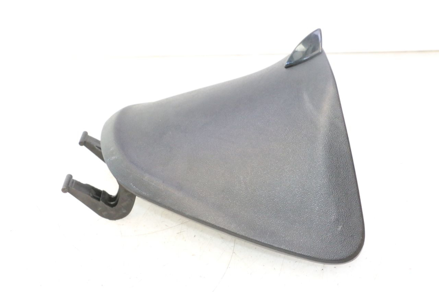 photo de SUPORTE DA CAIXA DE LUVA PIAGGIO LIBERTY IGET 4T 50 (2021 - 2025) - Zoom do estado de desgaste