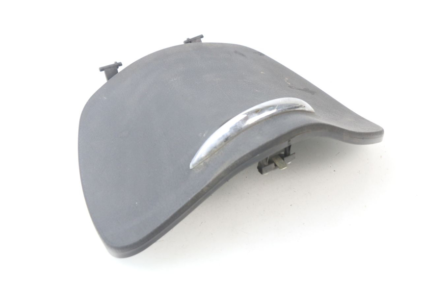 photo de SUPORTE DA CAIXA DE LUVA PIAGGIO LIBERTY 125 (2009 - 2013) - Outro ângulo de visão