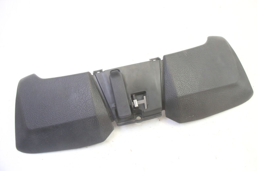 photo de SUPORTE DA CAIXA DE LUVAS PIAGGIO MP3 500 (2016 - 2018) - Vista principal