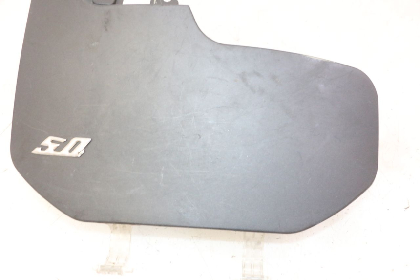 photo de SUPORTE DA CAIXA DE LUVAS KYMCO LIKE 4T 50 (2019 - 2025) - Pontos de fixação