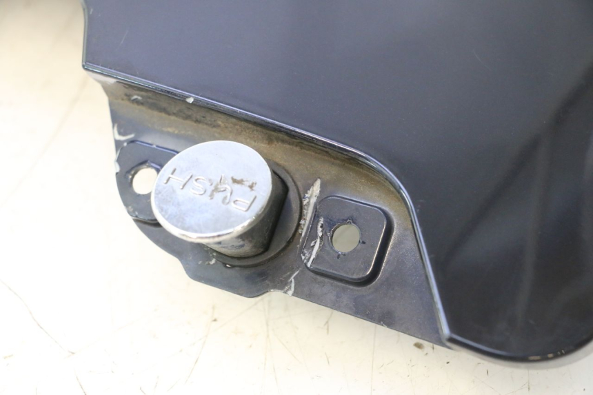 photo de SUPORTE DA CAIXA DE LUVAS KYMCO LIKE 4T 50 (2019 - 2025) - Peça verificada