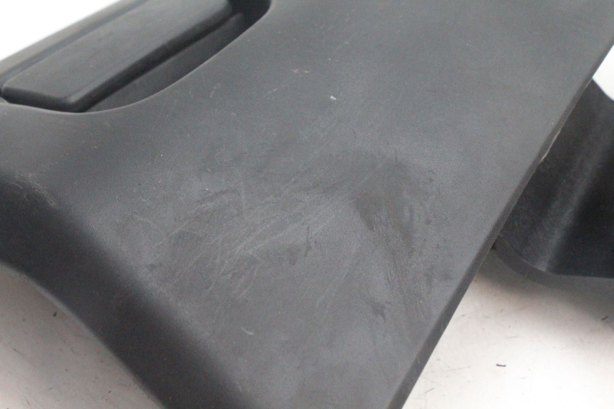 photo de SUPORTE DA CAIXA DE LUVAS HONDA PCX (JF28) 125 (2009 - 2011) - Outro ângulo de visão