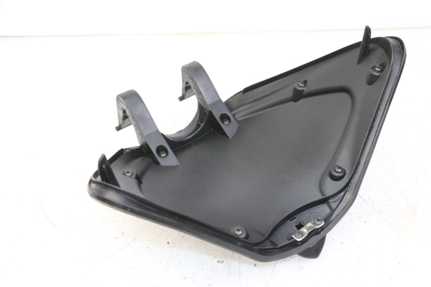 photo de SUPORTE DA CAIXA DE LUVA PIAGGIO LIBERTY IGET 4T 50 (2021 - 2025) - Detalhe da peça