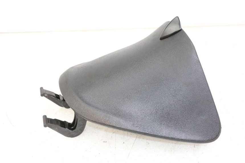 photo de SUPORTE DA CAIXA DE LUVA PIAGGIO LIBERTY IGET 4T 50 (2021 - 2025) - Outro ângulo de visão