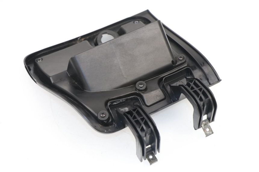 photo de SUPORTE DA CAIXA DE LUVAS MBK SKYCRUISER 125 (2006 - 2009) - Outro ângulo de visão