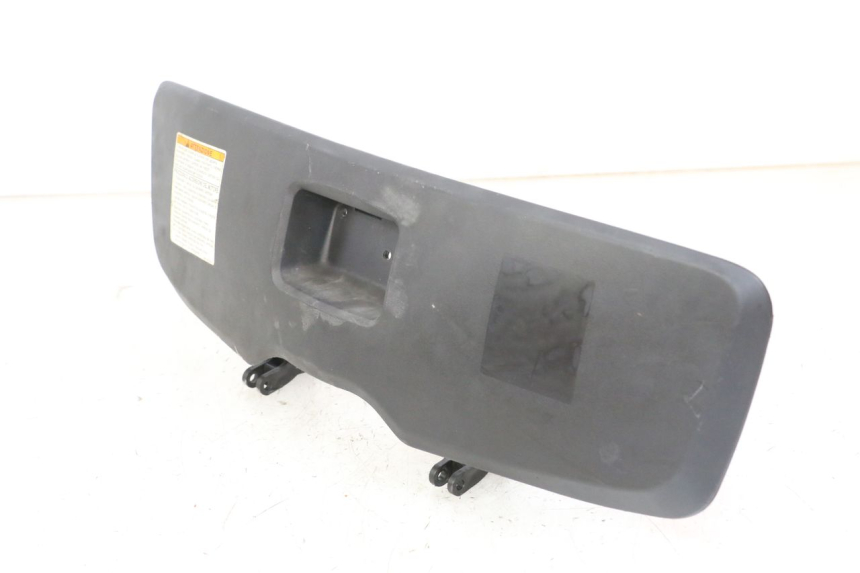 photo de SUPORTE DA CAIXA DE LUVAS SUZUKI BURGMAN 125 (2007 - 2014) - Outro ângulo de visão
